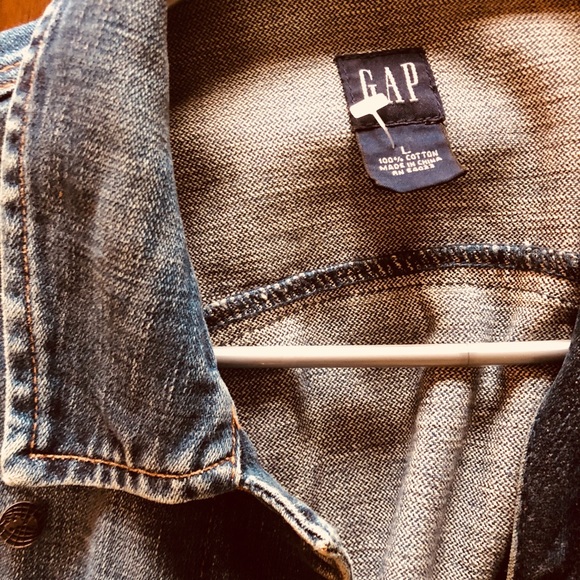 Gap Denim Jacket - slight distressing - Picture 7 of 8